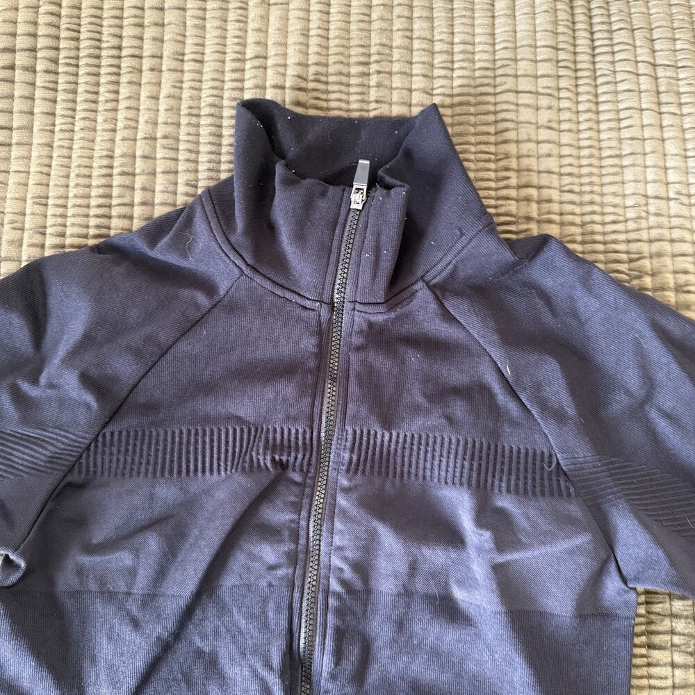 Fabletics  Cropped  Seamless Rib Jacket Zip Up Women's Size small - Picture 4 of 14
